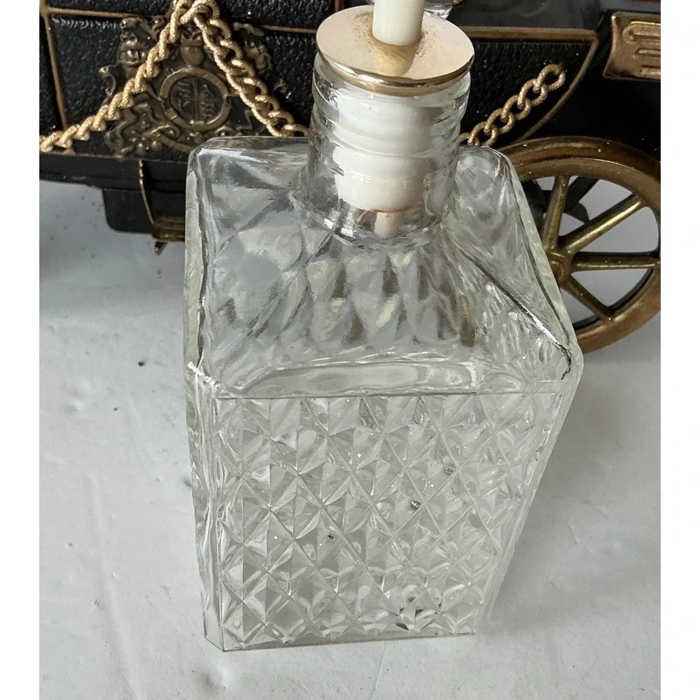 Vintage Stagecoach Music Box Liquor Decanter Set with 6 Shot‎ Glasses